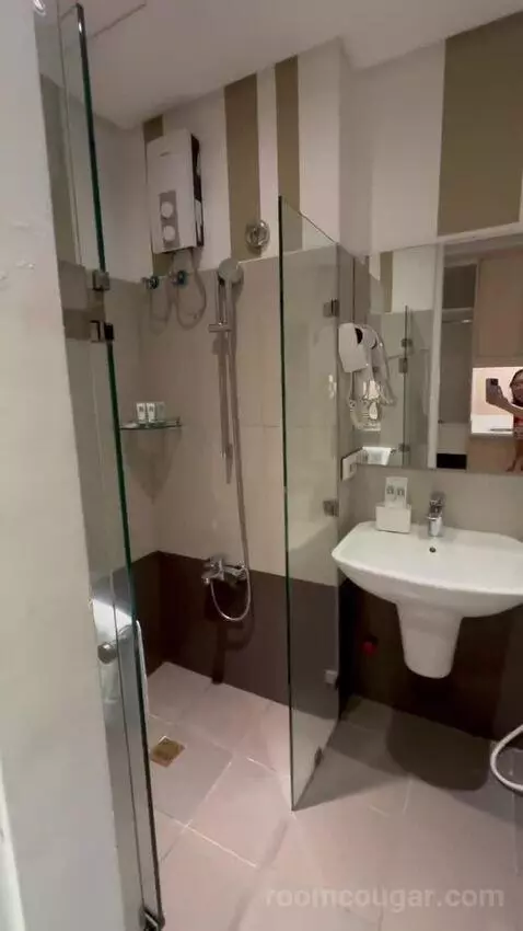Triple Room (#1515) bathroom picture #3