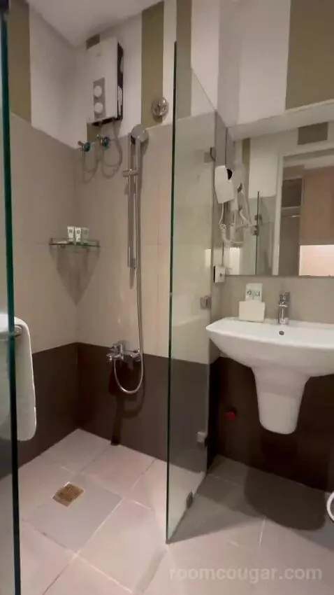 Triple Room (#1515) bathroom picture #4