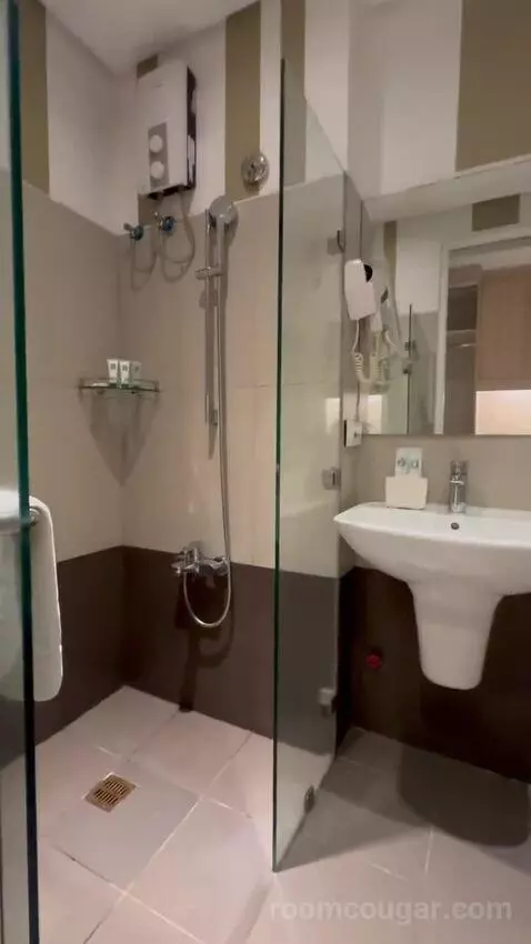 Triple Room (#1515) bathroom picture #6