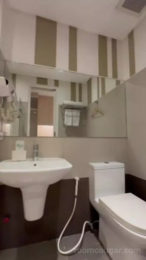 Triple Room (#1515) bathroom picture #7