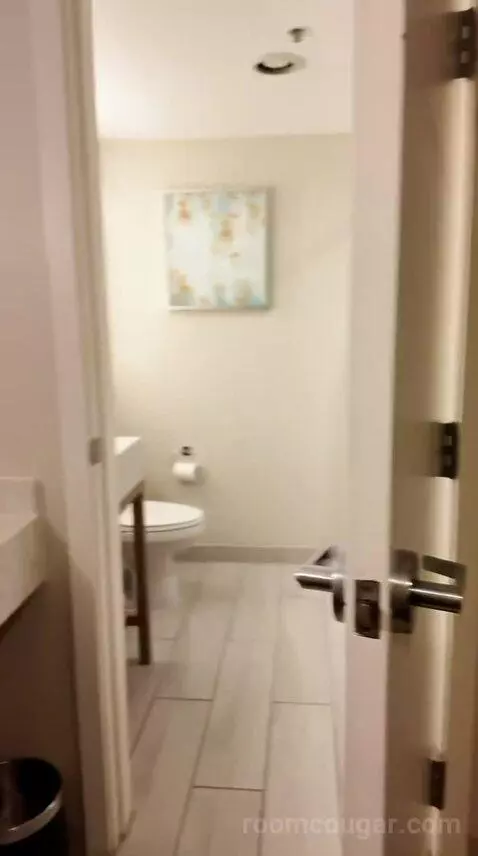 Queen Room with Two Queen Beds and Garden View - Hearing Accessible (#417) bathroom picture #2