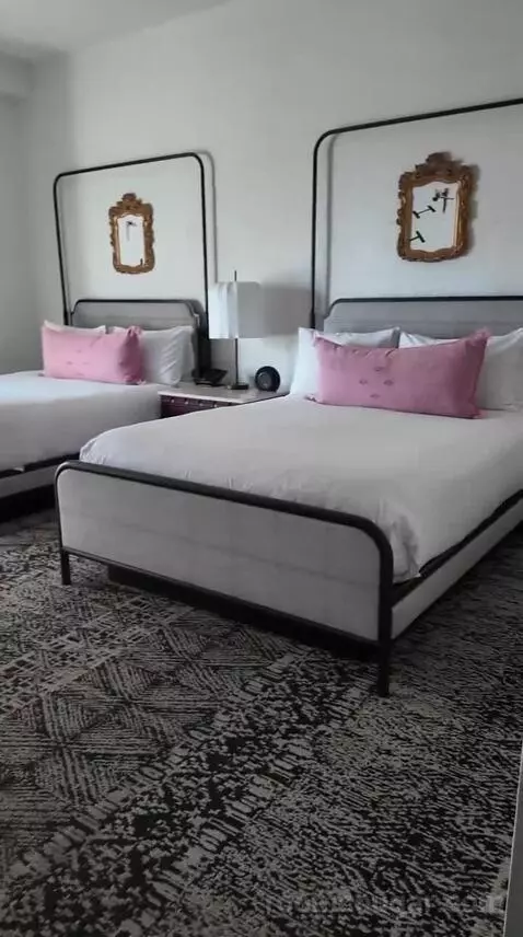 Queen Room with Two Queen Beds, Balcony and Ocean View (#3101) bed picture #2