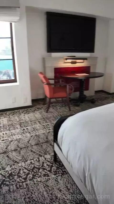 Queen Room with Two Queen Beds (#1121) bed picture #6