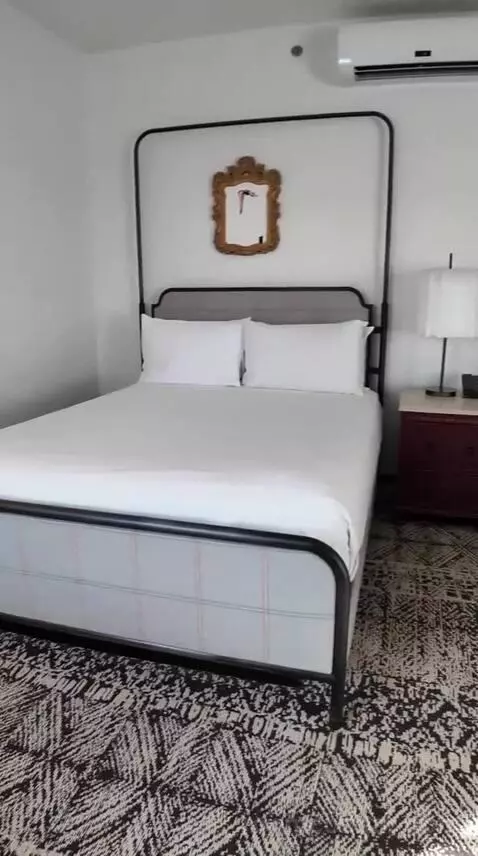 Queen Room with Two Queen Beds (#1121) bed picture #9
