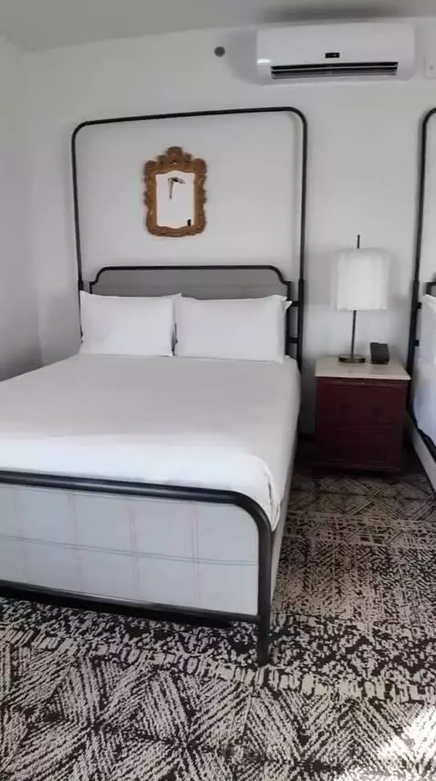 Queen Room with Two Queen Beds (#1121) bed picture #11