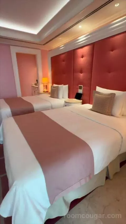 Grand Deluxe Twin Room (#1951) bed picture #9