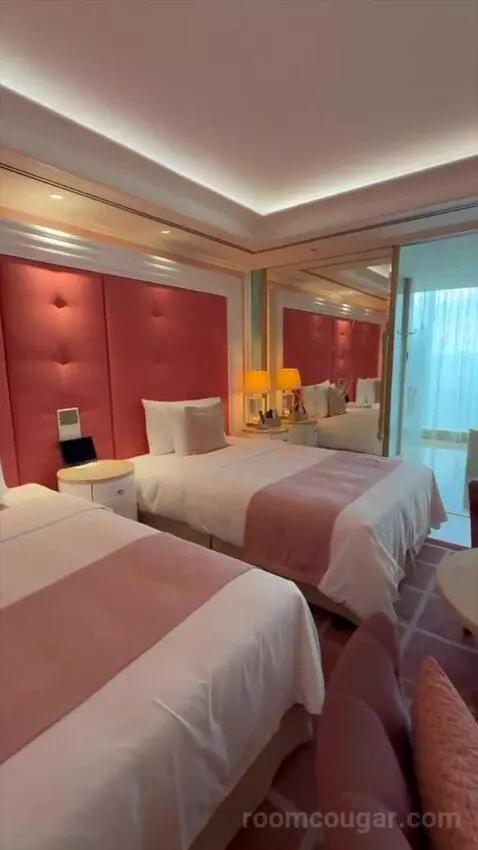 Grand Deluxe Twin Room (#1951) bed picture #1
