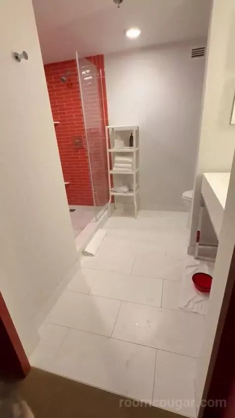 Park Mgm Two Queen (#7322) bathroom picture #1