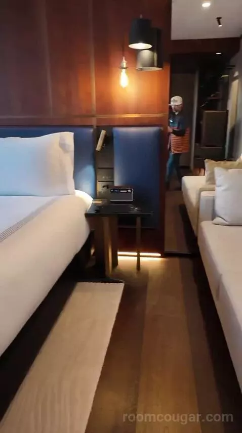Junior Suite with Terrace (#715) bed picture #3