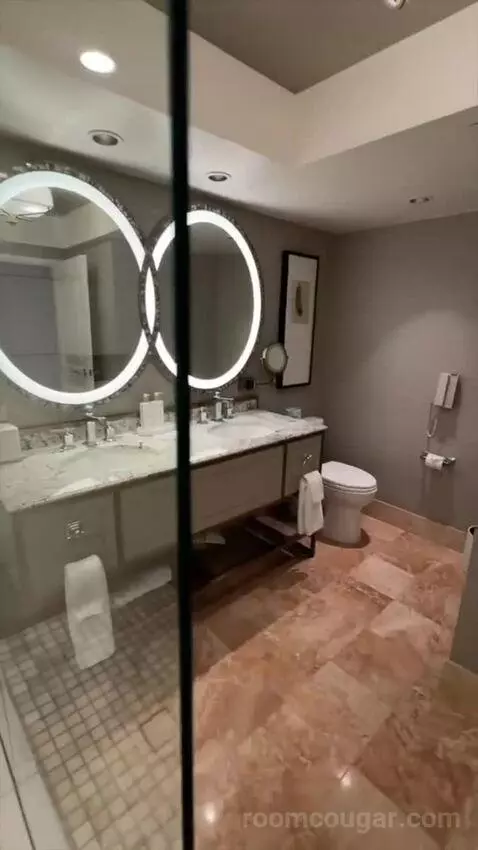 Premier King (#9098) bathroom picture #8