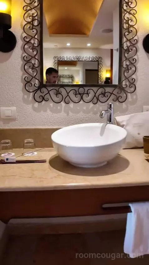 Preferred Club Junior Suite with Ocean View (#6412) bathroom picture #5