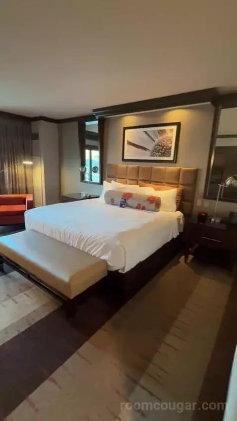 Resort Tower Room (#8008) bed picture #1