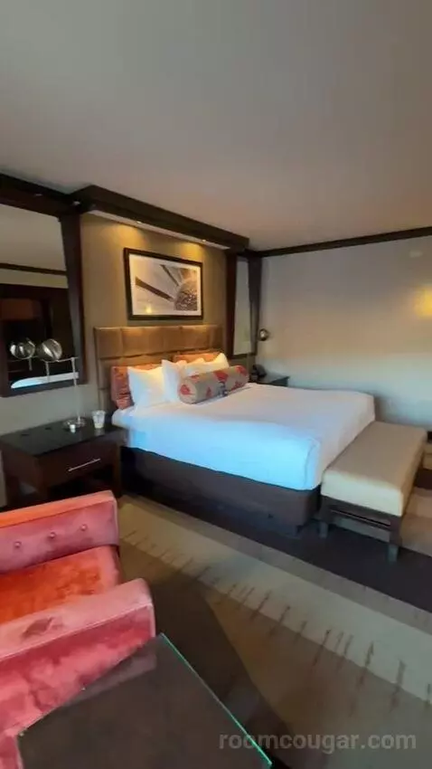Resort Tower Room (#8008) bed picture #8