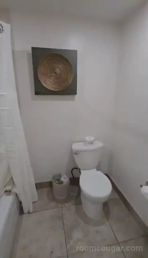 Standard 2 Queen (#5409) bathroom picture #3