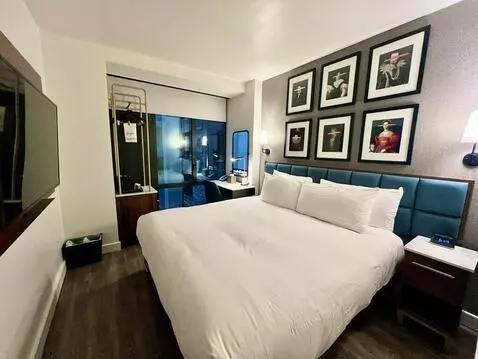 The Draper New York, Tapestry Collection by Hilton King Room with City View review by bevandryan