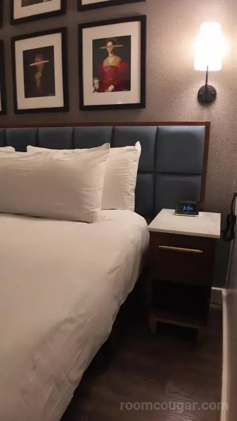 King Room with City View (#404) bed picture #7