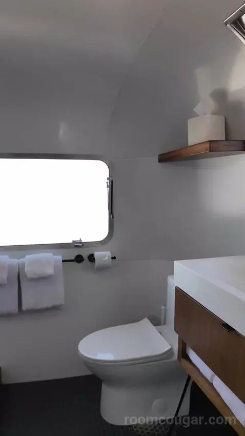 Airstream Suite (#149) bathroom picture #1