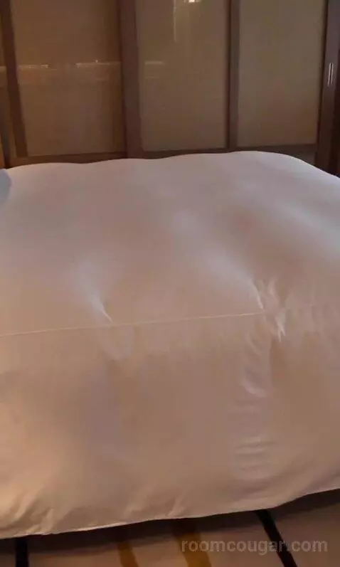 King Room (#323) bed picture #6