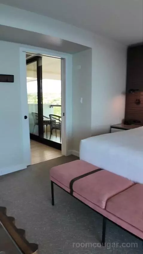 Suite with Ocean View (#980) bed picture #4
