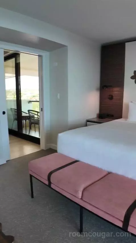 Suite with Ocean View (#980) bed picture #6