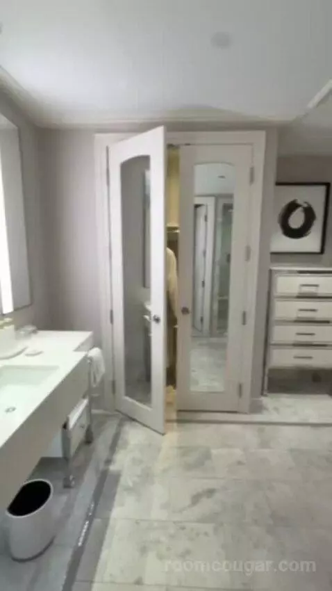 Remodeled Penthouse Suite (#30058) picture #20