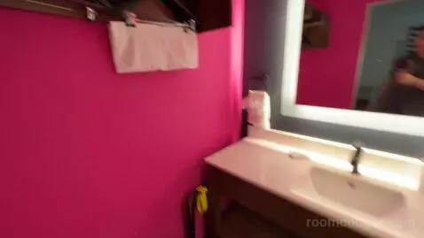 King Room (#259) bathroom picture #3