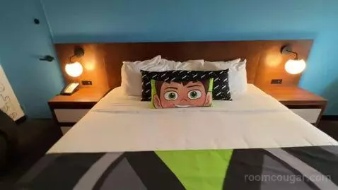 King Room (#259) bed picture #4