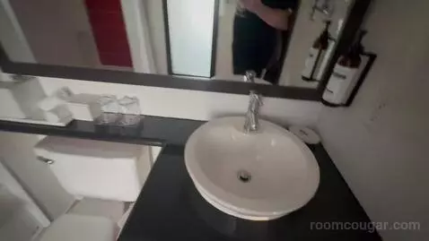 Corner King Room (#1041) bathroom picture #2