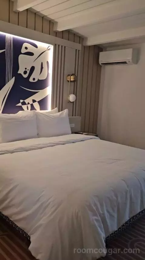 Standard (#439) bed picture #12