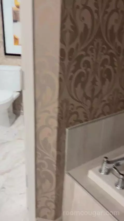 Calais Suite bathroom picture #11