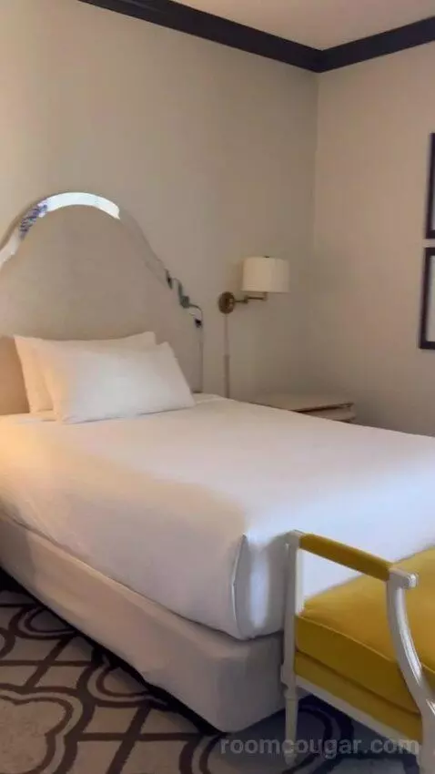 Imperial Suite bed picture #2