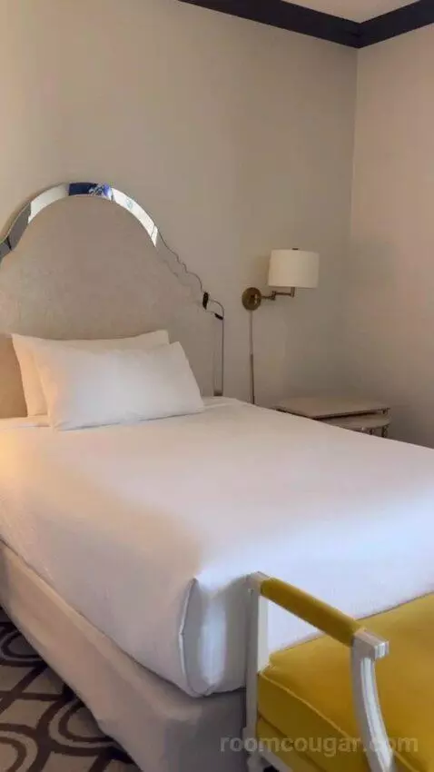 Imperial Suite bed picture #8