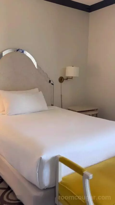 Imperial Suite bed picture #9