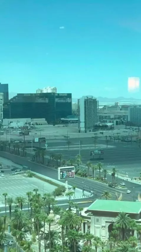 Resort Two Queen Strip View view picture #2