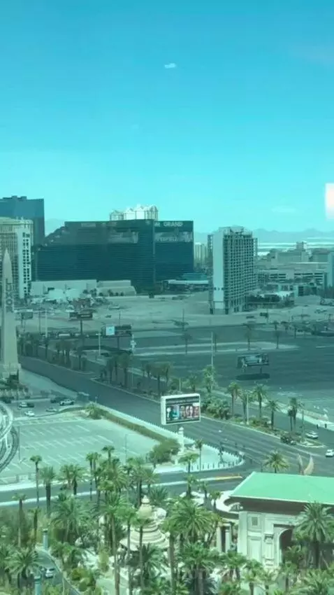 Resort Two Queen Strip View view picture #3