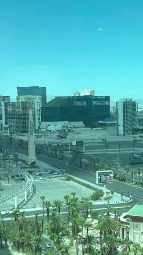 Resort Two Queen Strip View view picture #6