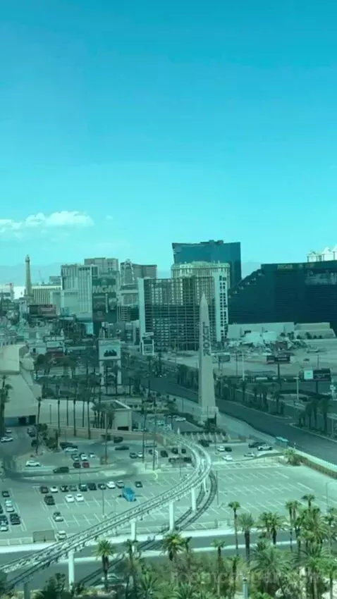 Resort Two Queen Strip View view picture #8