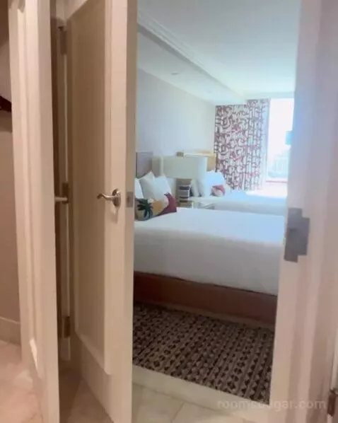 One-Bedroom Suite with Two Queen Beds - High Floor bed picture #1
