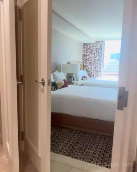 One-Bedroom Suite with Two Queen Beds - High Floor bed picture #2