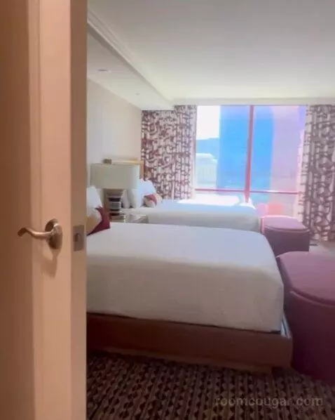 One-Bedroom Suite with Two Queen Beds - High Floor bed picture #8