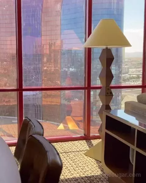 One-Bedroom Suite with Two Queen Beds - High Floor view picture #5