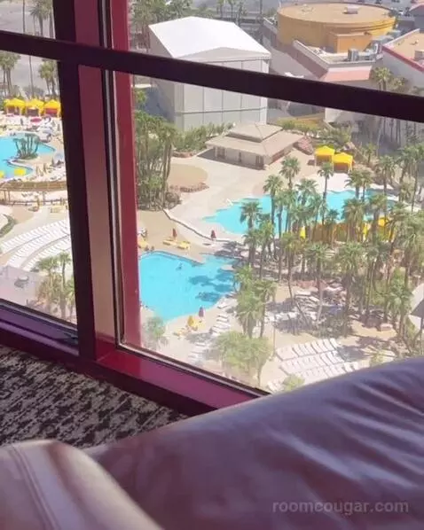 One-Bedroom Suite with Two Queen Beds - High Floor view picture #8