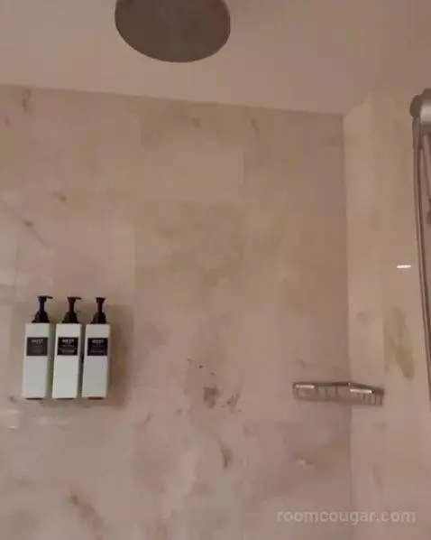 One-Bedroom Suite with Two Queen Beds - High Floor bathroom picture #8