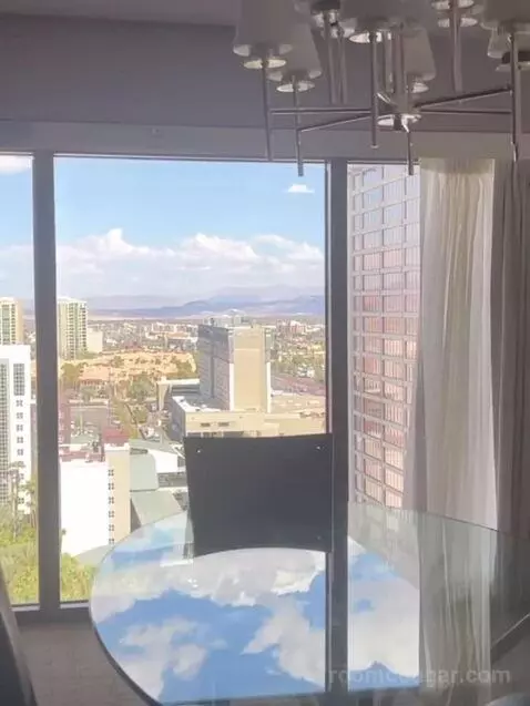 Cosmopolitan Suite, 1 King, High Roller View view picture #4