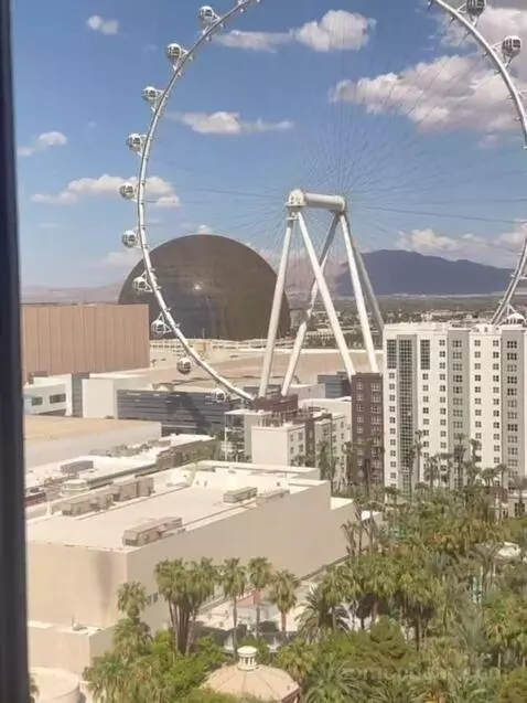 Cosmopolitan Suite, 1 King, High Roller View view picture #5