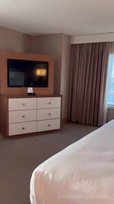 Havana Ocean View Executive Room 1 King (#6035) bed picture #6