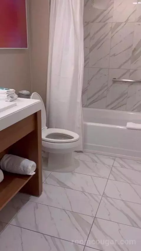 Havana Ocean View Executive Room 1 King (#6035) bathroom picture #11