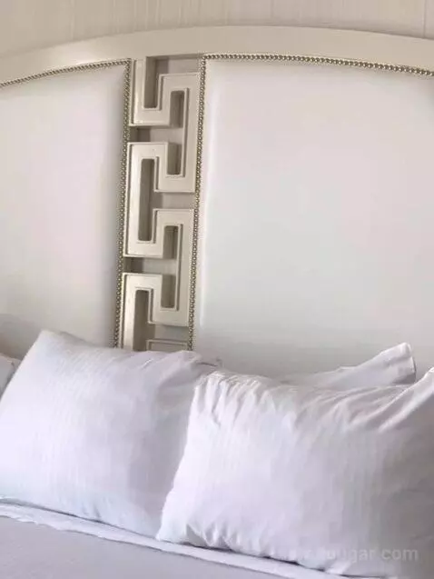 Bordeaux Charlemagne Suite King (3272P) bed picture #2