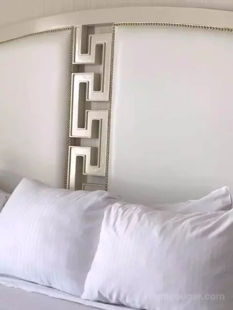 Bordeaux Charlemagne Suite King (3272P) bed picture #4