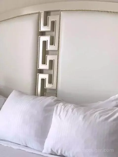 Bordeaux Charlemagne Suite King (3272P) bed picture #5